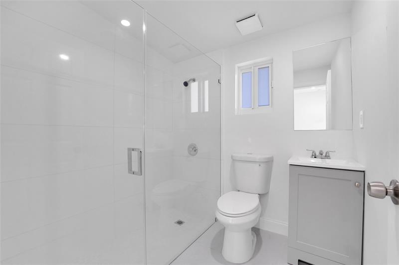 Image 38 of 52 For 2396 Service Road