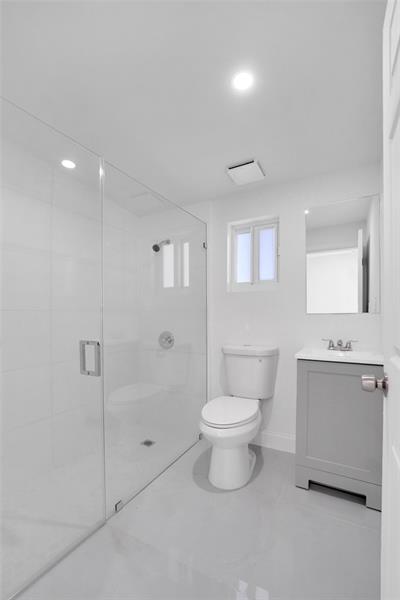 Image 39 of 52 For 2396 Service Road