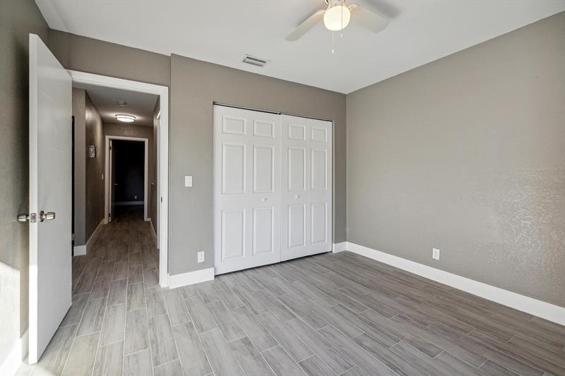 Image 10 of 17 For 586 46th Ave
