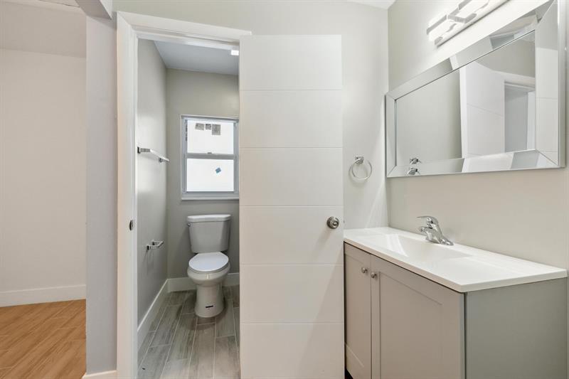 Image 7 of 17 For 586 46th Ave