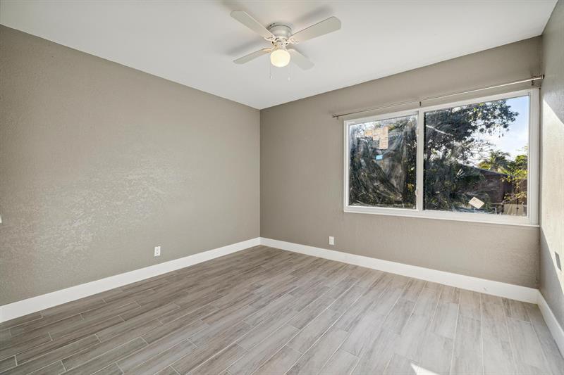 Image 9 of 17 For 586 46th Ave