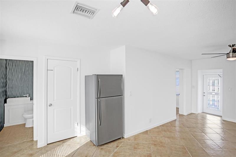 Image 10 of 31 For 651 59th Ct  