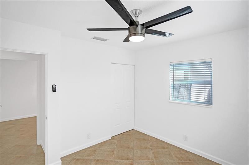 Image 22 of 31 For 651 59th Ct  