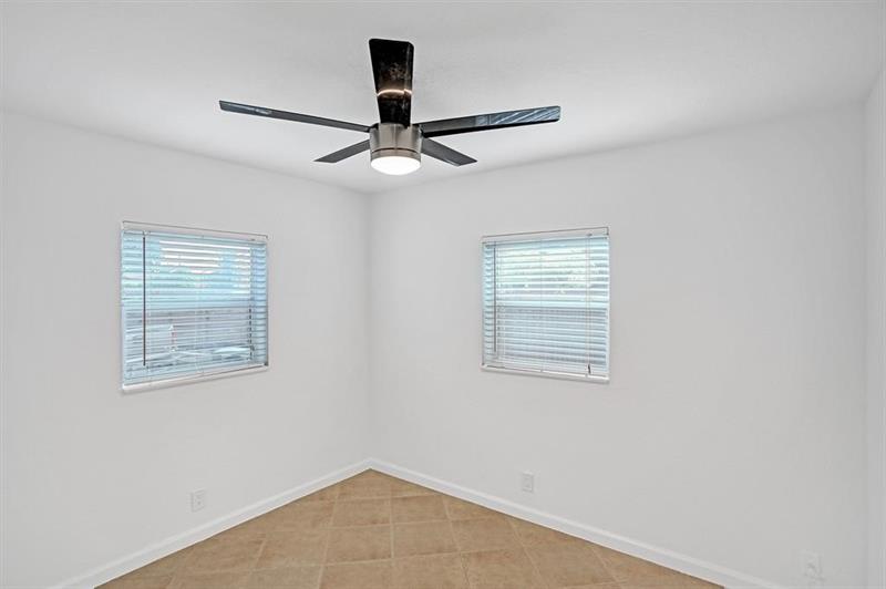 Image 23 of 31 For 651 59th Ct  