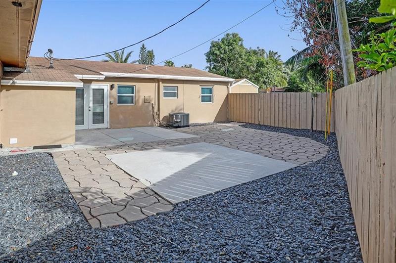 Image 27 of 31 For 651 59th Ct  