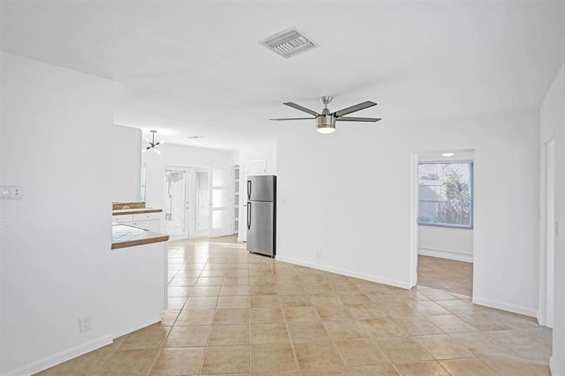 Image 6 of 31 For 651 59th Ct  