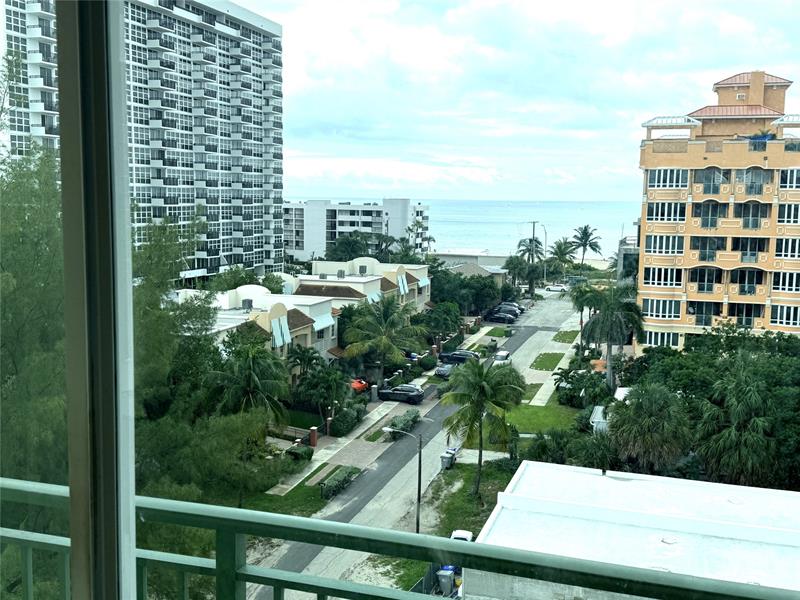 Image 6 of 27 For 3210 5th St  701