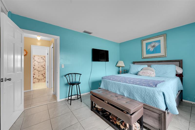 Image 11 of 25 For 2769 Ashley Dr West  Unit F