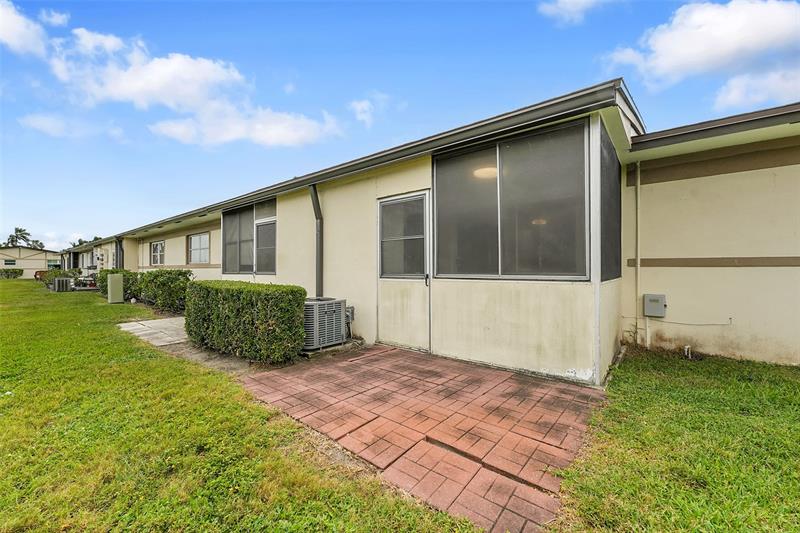 Image 18 of 25 For 2769 Ashley Dr West  Unit F