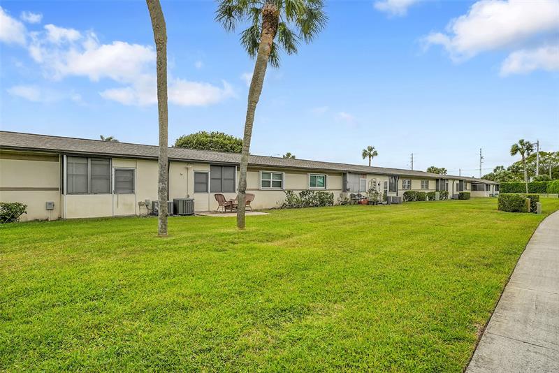 Image 19 of 25 For 2769 Ashley Dr West  Unit F