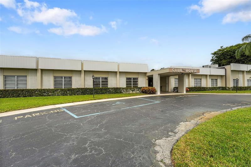 Image 21 of 25 For 2769 Ashley Dr West  Unit F