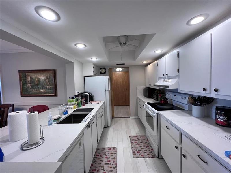 Image 6 of 45 For 95 Birch Rd  302