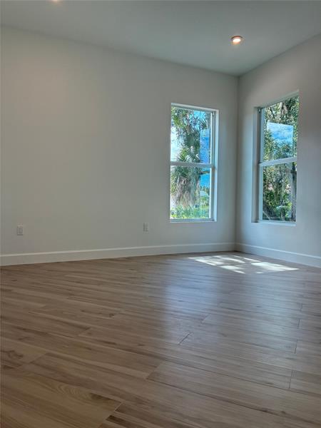 Image 6 of 10 For 1090 Buckhead Dr