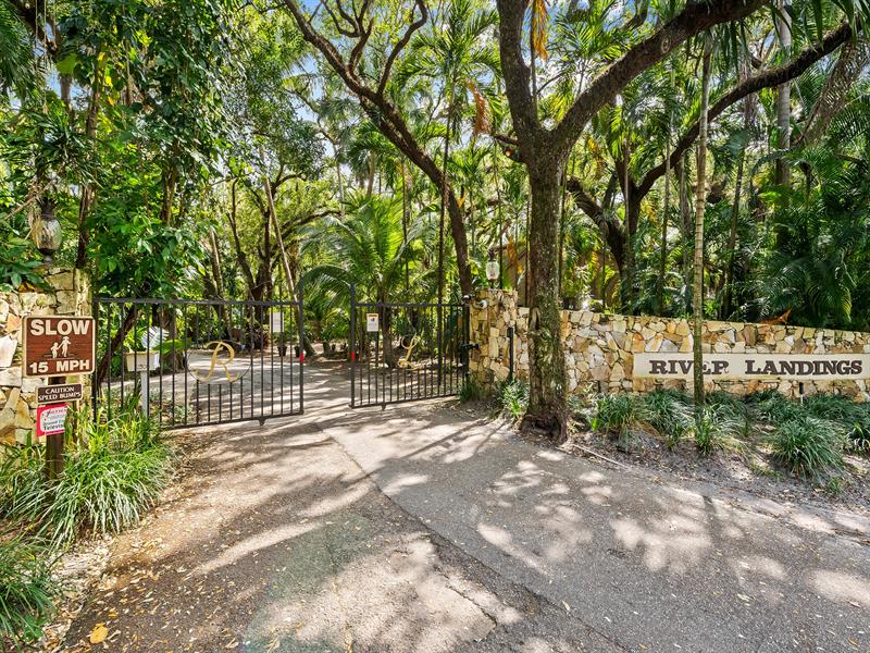 Image 10 of 46 For 2415 Riverlane Ter