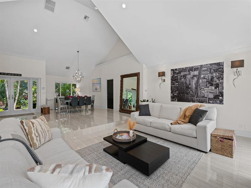 Image 18 of 46 For 2415 Riverlane Ter