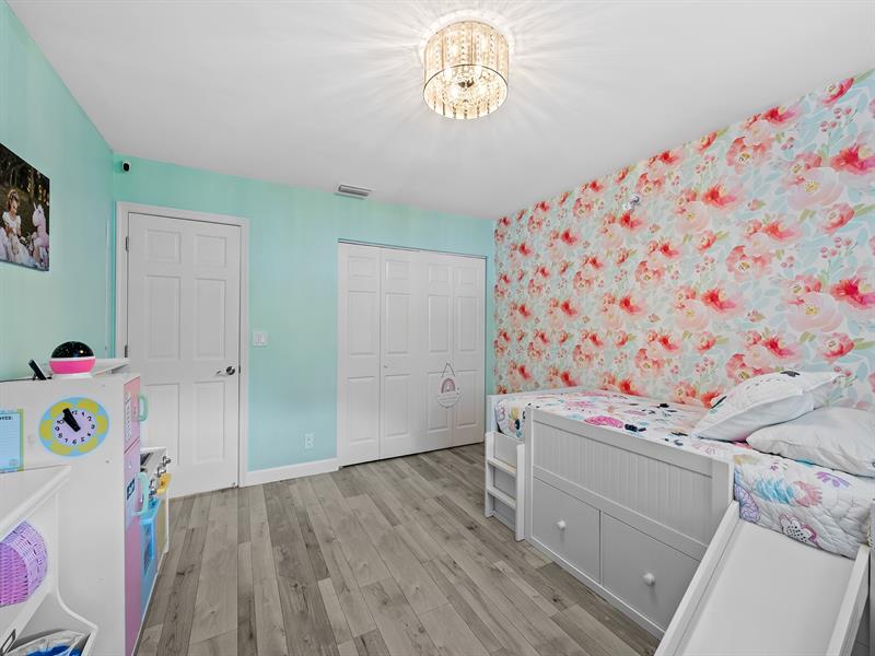 Image 33 of 46 For 2415 Riverlane Ter