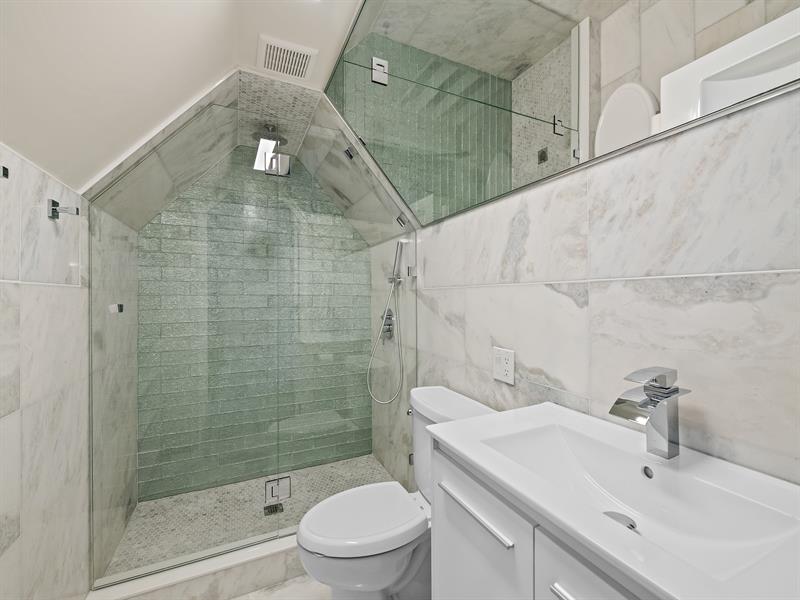 Image 36 of 46 For 2415 Riverlane Ter