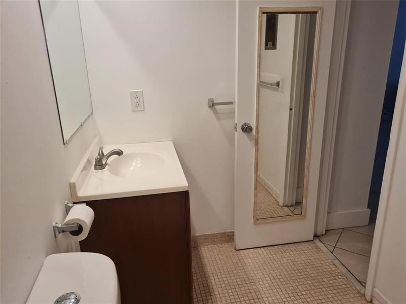 Image 14 of 21 For 300 Golden Isles Dr  104