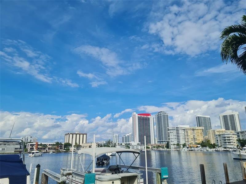 Image 3 of 21 For 300 Golden Isles Dr  104