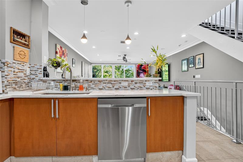 Image 13 of 73 For 822 19th Ave  822