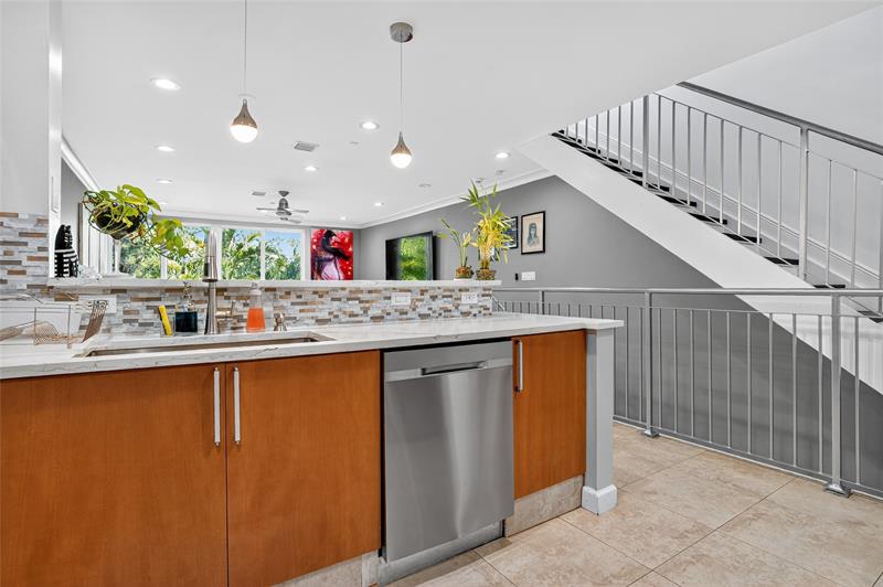 Image 14 of 73 For 822 19th Ave  822