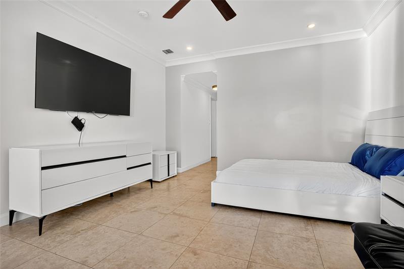 Image 18 of 73 For 822 19th Ave  822