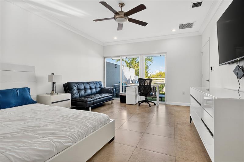 Image 19 of 73 For 822 19th Ave  822