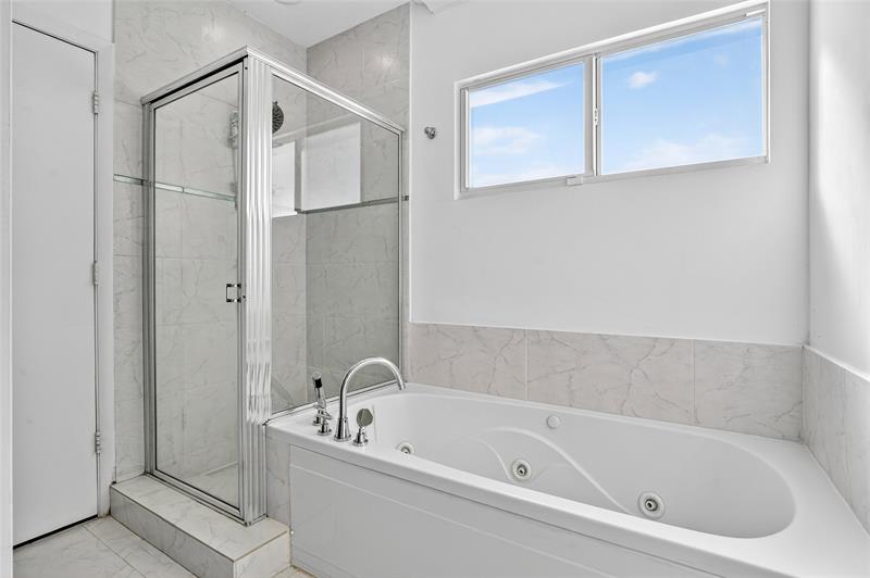 Image 21 of 73 For 822 19th Ave  822