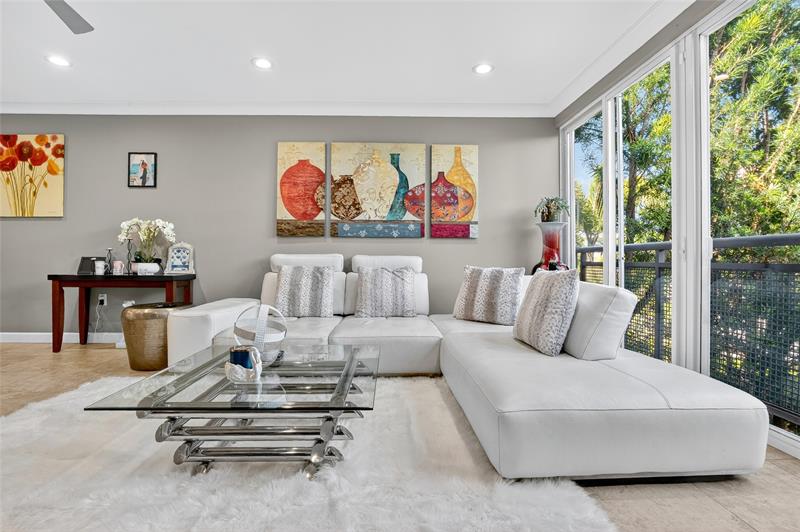 Image 5 of 73 For 822 19th Ave  822