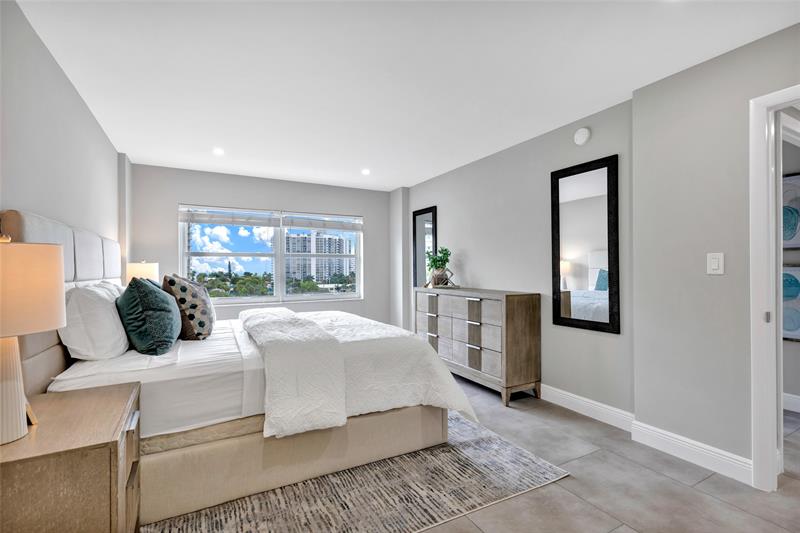 Image 17 of 20 For 2900 30th St  7h