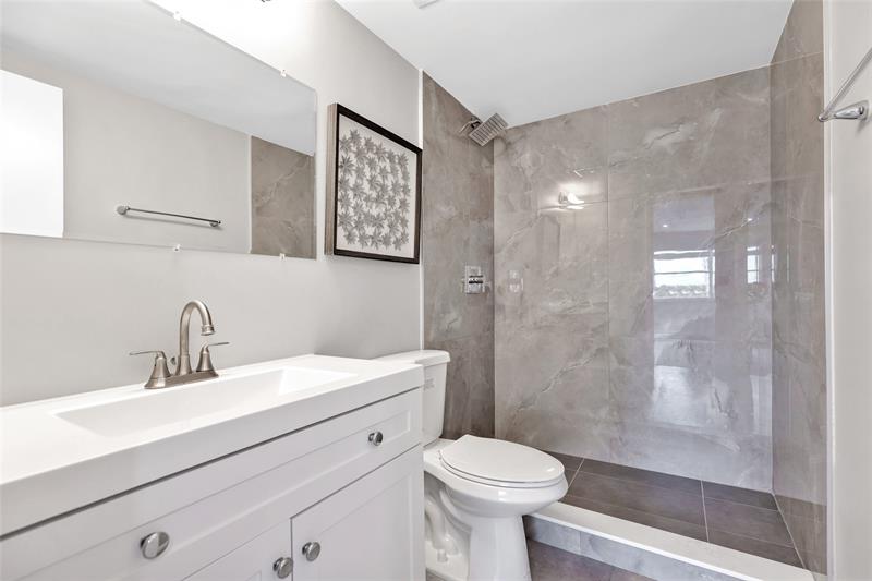 Image 19 of 20 For 2900 30th St  7h