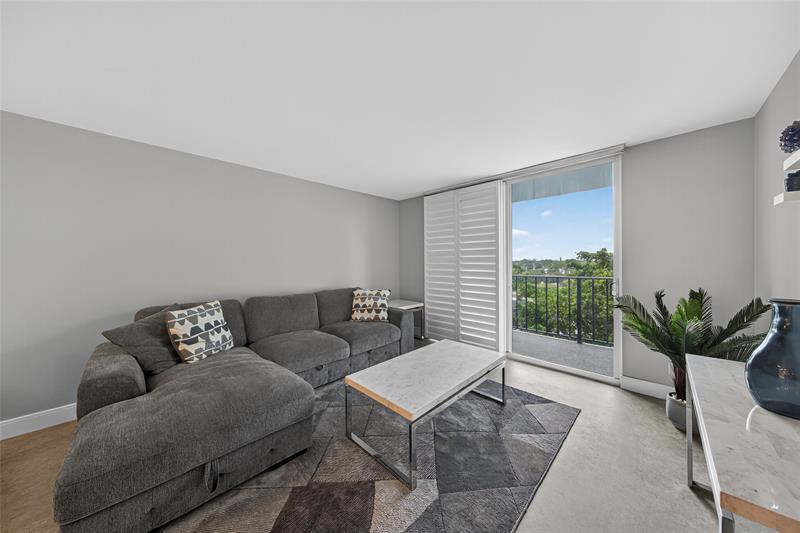 Image 16 of 35 For 1800 Andrews Ave  6h