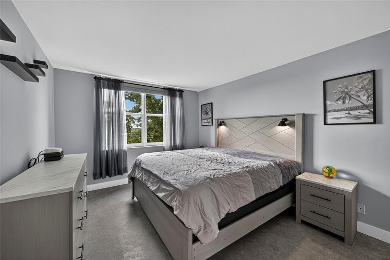 Image 21 of 35 For 1800 Andrews Ave  6h