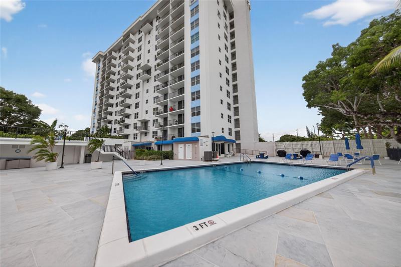 Image 31 of 35 For 1800 Andrews Ave  6h