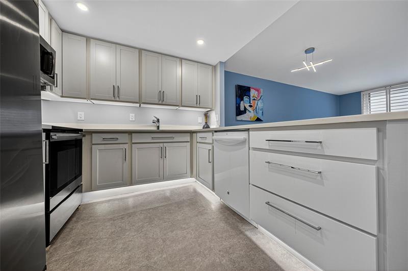 Image 8 of 35 For 1800 Andrews Ave  6h