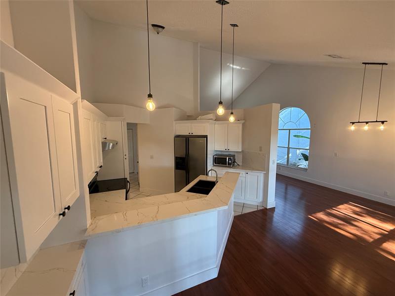 Image 14 of 33 For 2633 Bogota Ave