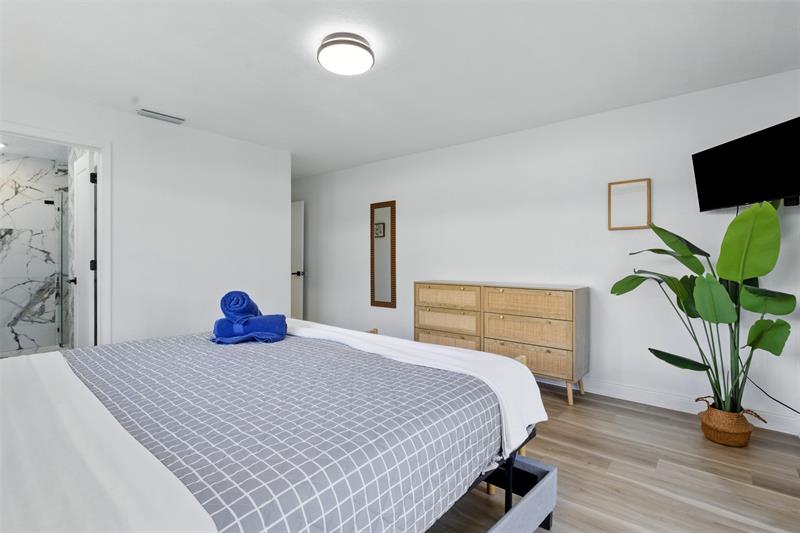 Image 26 of 44 For 2105 62nd St