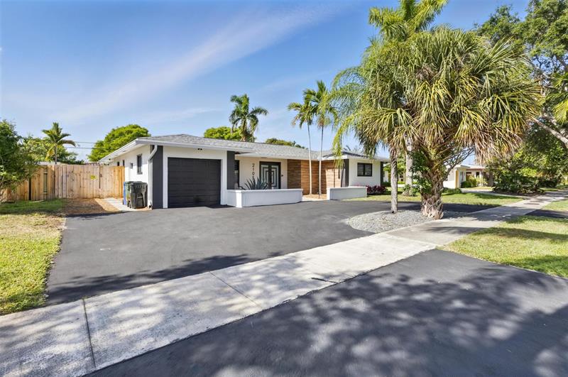 Image 4 of 44 For 2105 62nd St