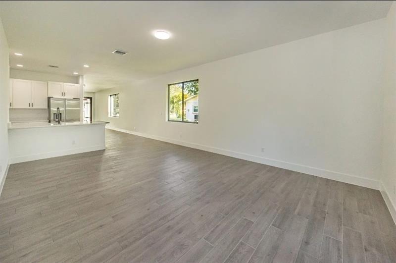 Image 11 of 20 For 1605 23 Rd St.