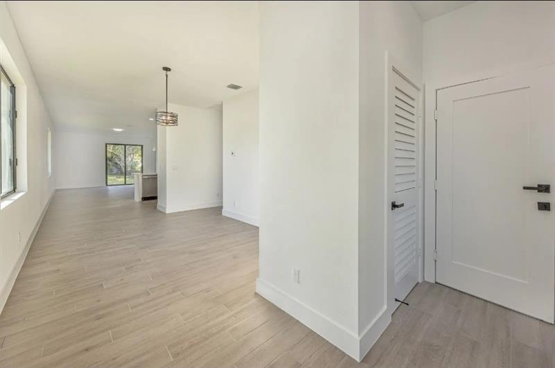 Image 5 of 20 For 1605 23 Rd St.