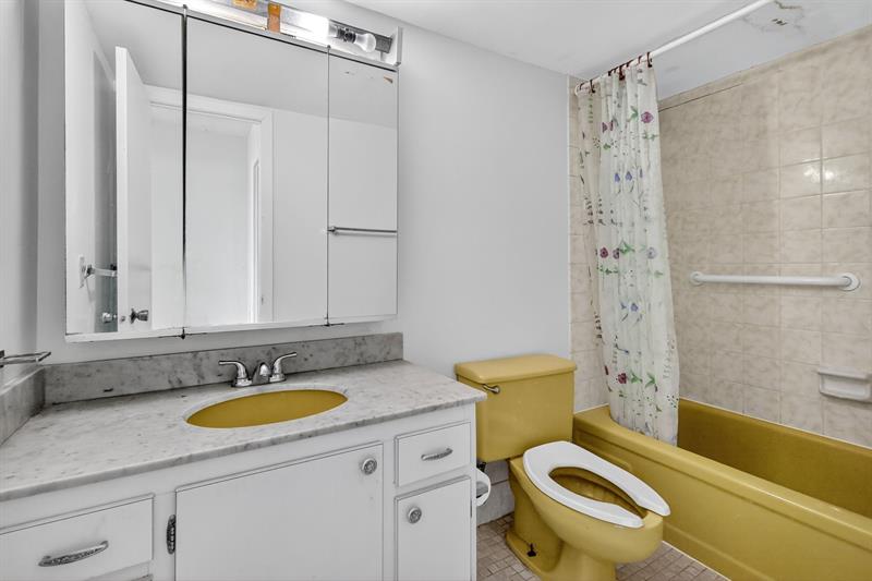 Image 18 of 34 For 2750 183rd St  911