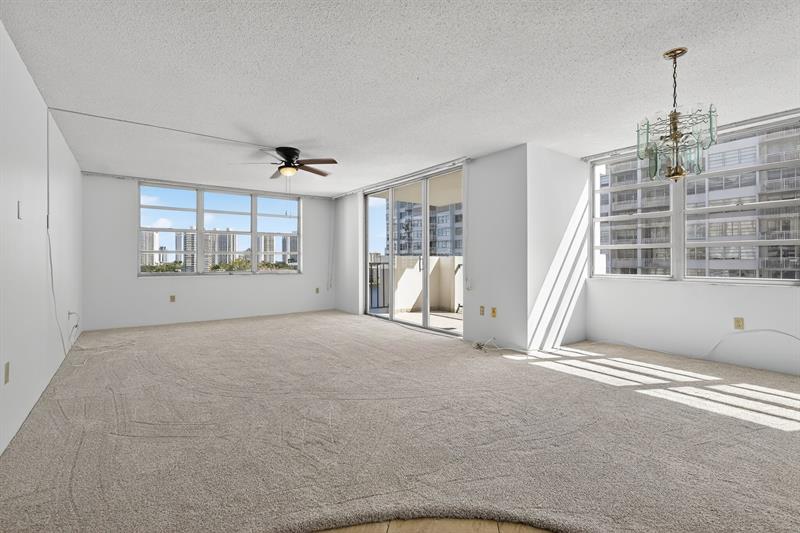 Image 4 of 34 For 2750 183rd St  911