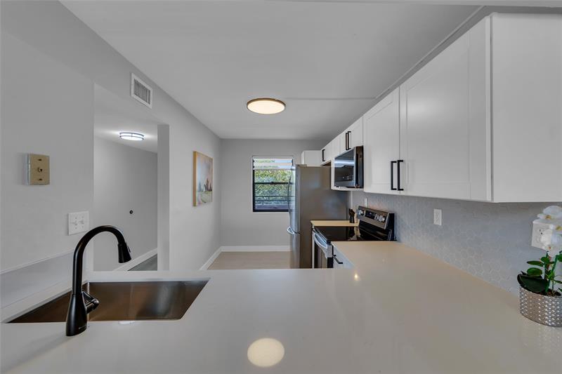 Image 18 of 39 For 1200 80th Ave  406