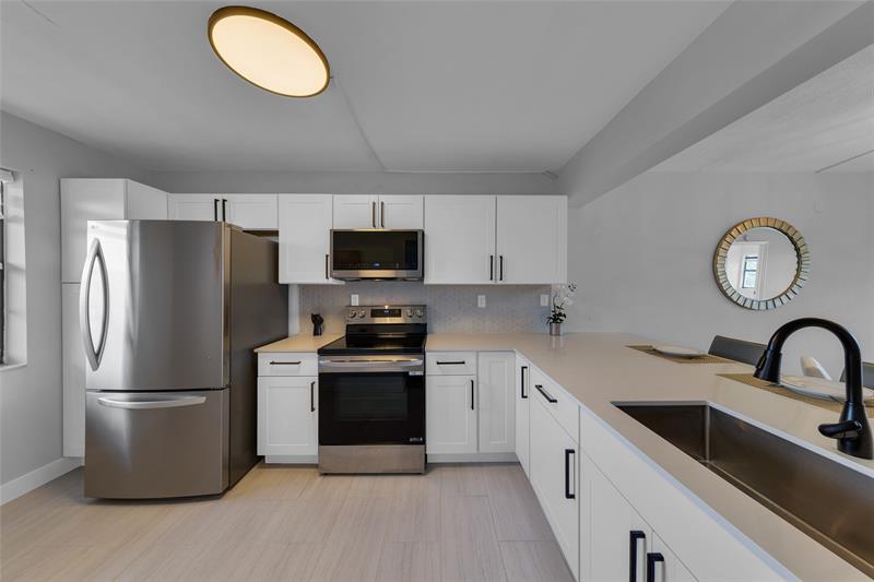 Image 19 of 39 For 1200 80th Ave  406