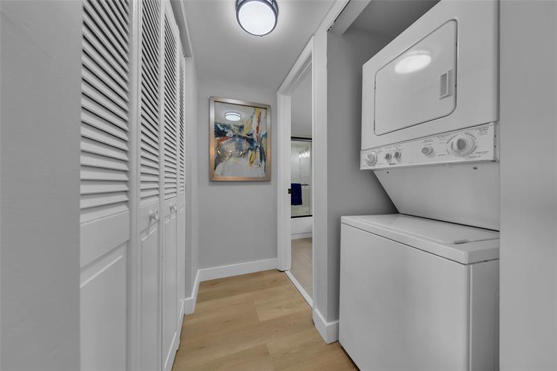 Image 28 of 39 For 1200 80th Ave  406