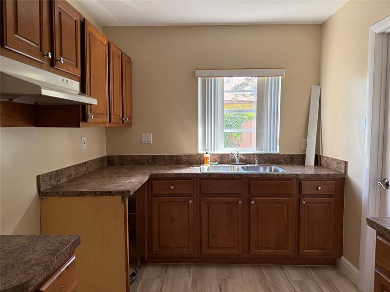 Image 18 of 31 For 602 38th St  