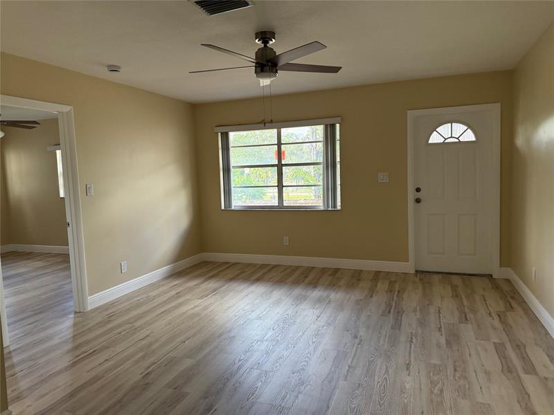 Image 5 of 31 For 602 38th St  