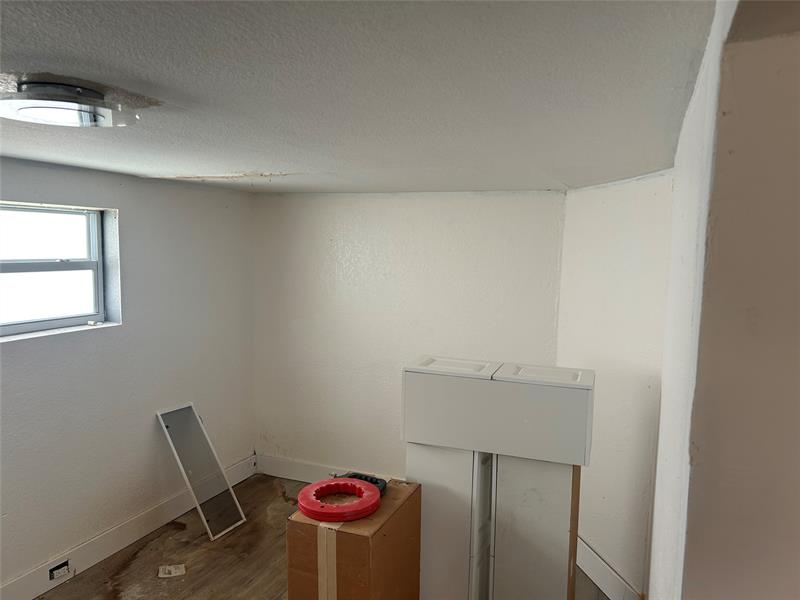 Image 13 of 23 For 4320 191 Ter