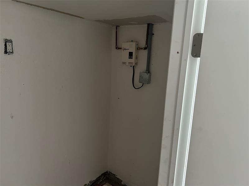 Image 18 of 23 For 4320 191 Ter