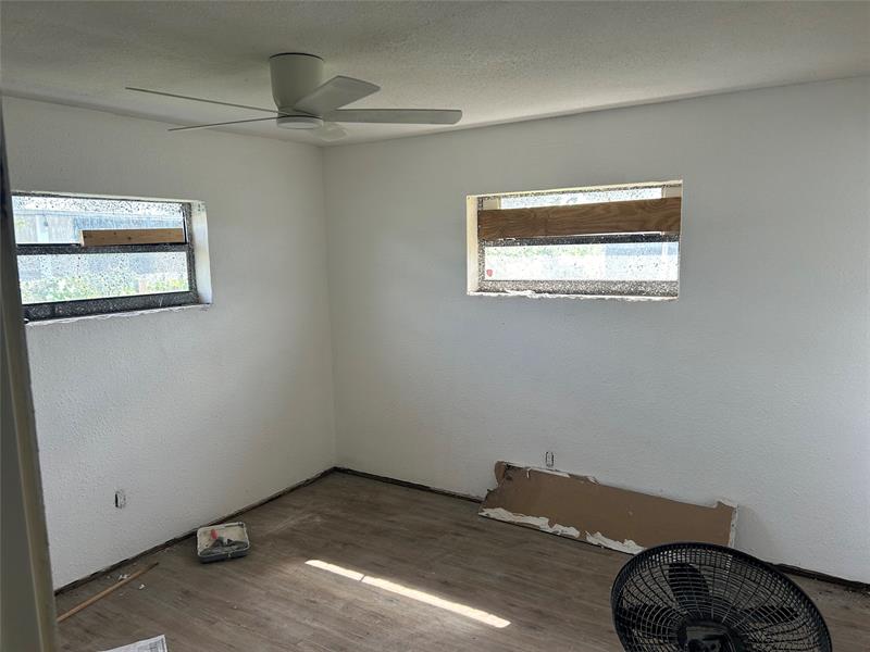 Image 4 of 23 For 4320 191 Ter